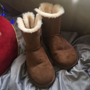 Brown uggs